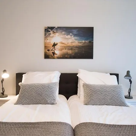 Overlooking The Scheveningen Harbor דירה